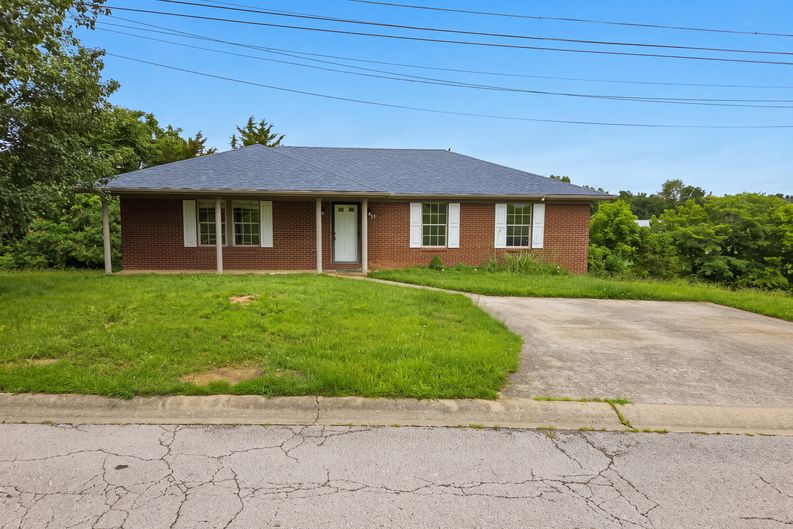 Photo 14 of 24 of 1317 Twin Brook Dr, Berea, KY