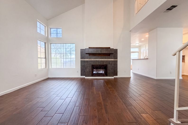 Photo 3 of 22 of 7504 Holloran Ct, Las Vegas, NV