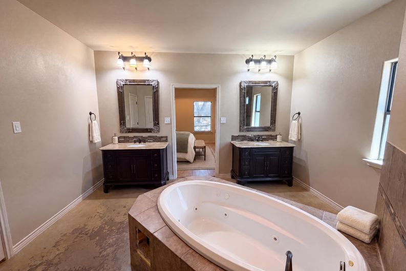 Photo 15 of 20 of 1305 Rocky Ridge Trl, Harker Heights, TX