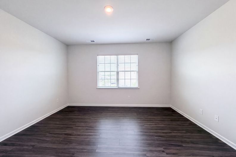 Photo 4 of 16 of 190 Abersham Dr, Mooresville, NC