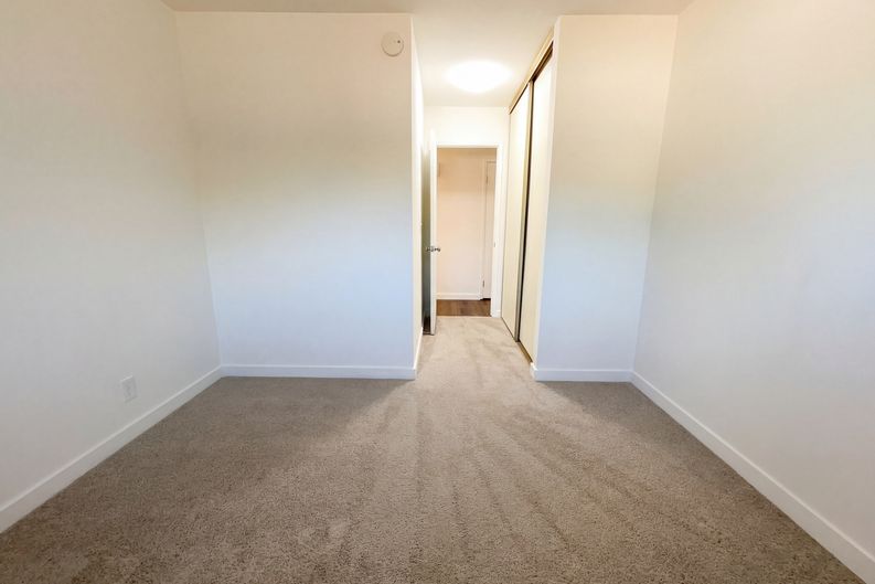 Photo 14 of 25 of 6478 Creston Ave, Las Vegas, NV