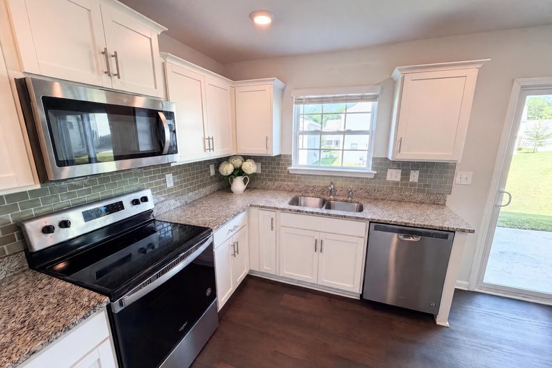Photo 9 of 23 of 7244 Finnigan Rd, Charlotte, NC