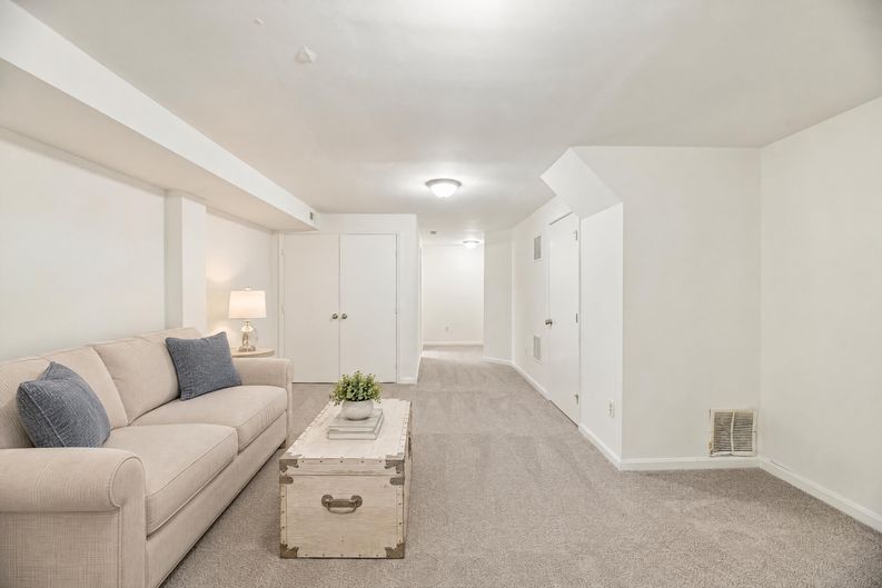 Photo 14 of 37 of 6866 Chasewood Cir, Centreville, VA