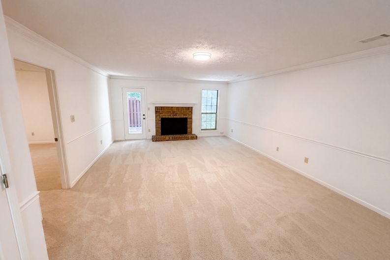 Photo 3 of 23 of 17 Dover Trl, Peachtree City, GA