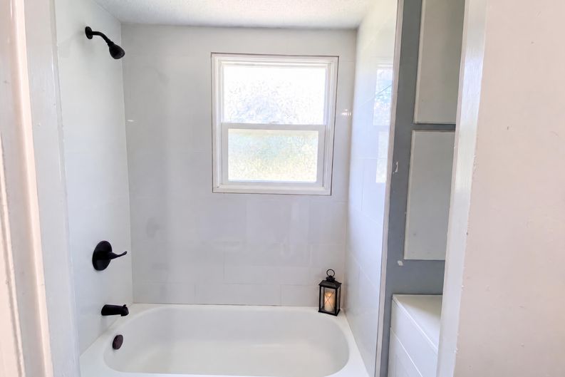 Photo 19 of 32 of 630 S Lee St, Batesburg, SC