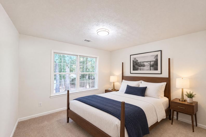 Photo 12 of 27 of 1412 White Oak Trce, Loganville, GA
