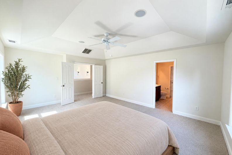 Photo 4 of 25 of 14903 Superior St, Charlotte, NC