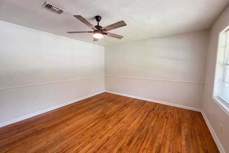 Photo 13 of 18 of 6503 Jackie Ln, Austell, GA