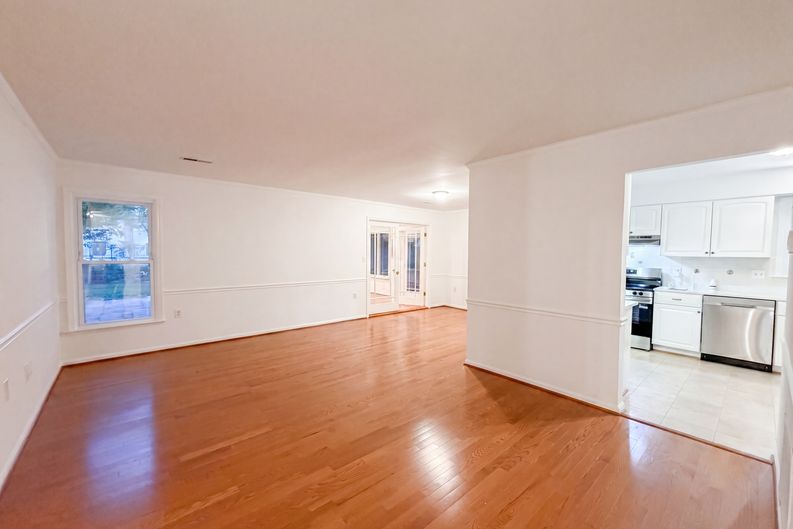 Photo 8 of 51 of 8947 Rosewood St, Manassas, VA