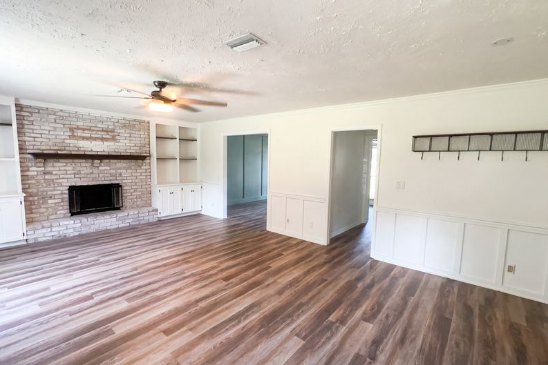 Photo 8 of 27 of 1693 Wofford Pl, Eight Mile, AL