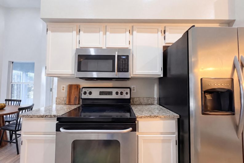 Photo 10 of 41 of 9703 Glenpointe Dr, Riverview, FL