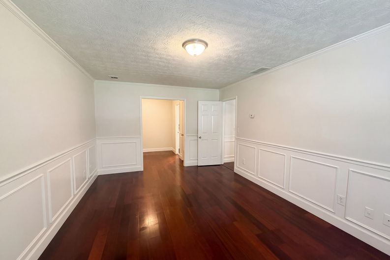 Photo 17 of 31 of 4479 Alpine Ct, Snellville, GA
