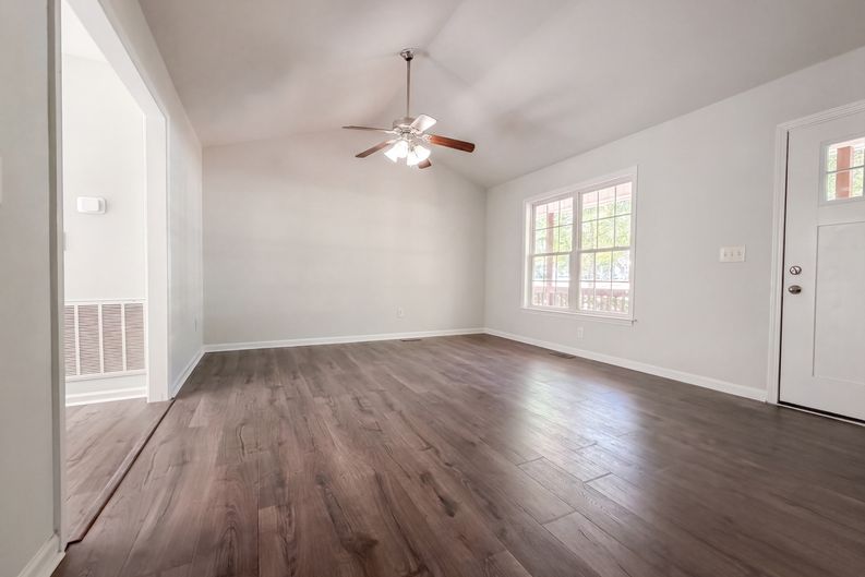 Photo 4 of 25 of 576 Sunray Dr, Clayton, NC