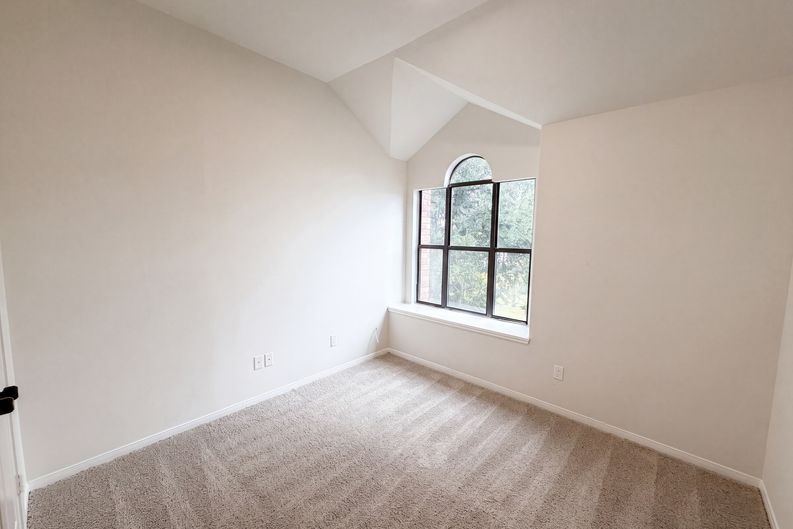 Photo 11 of 24 of 1517 River Oak Dr, Leander, TX
