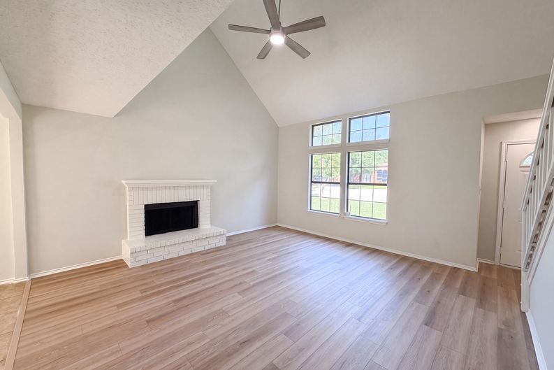 Photo 9 of 27 of 4300 Windwillow Ct, Fort Worth, TX