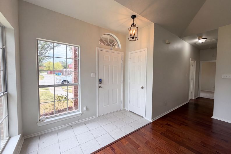 Photo 7 of 26 of 1406 Di Orio Dr, Lewisville, TX