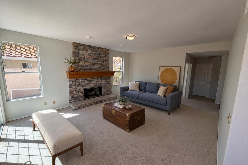 Photo 4 of 25 of 8932 Mesa Oak Dr, Riverside, CA