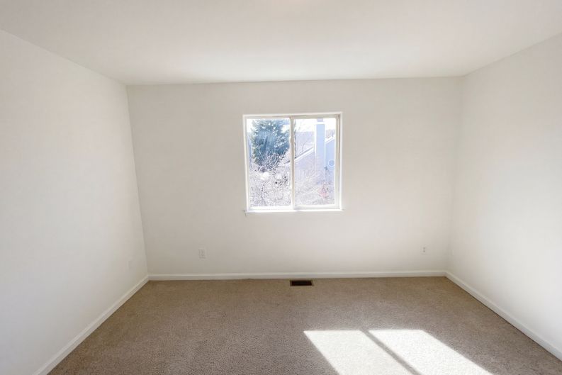 Photo 13 of 20 of 9686 Fairwood St, Littleton, CO