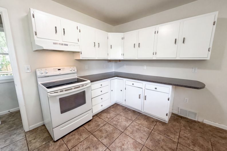 Photo 6 of 18 of 6026 Xerxes Ave S, Edina, MN