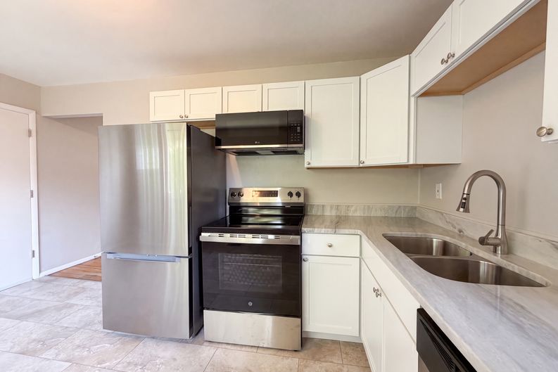 Photo 6 of 21 of 9707 Wescott Rd, Cincinnati, OH