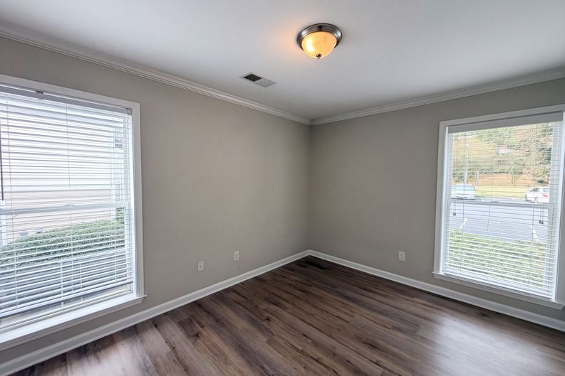 Photo 8 of 18 of 2304 Myron Dr, Raleigh, NC