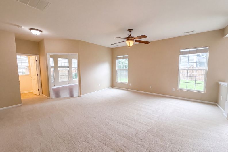 Photo 3 of 41 of 3037 Ellington Dr, Summerville, SC