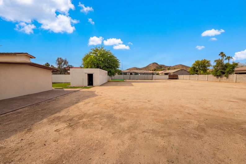 Photo 22 of 26 of 2722 E Nisbet Rd, Phoenix, AZ
