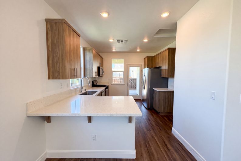 Photo 8 of 30 of 10801 Portico Cir, Rancho Cordova, CA