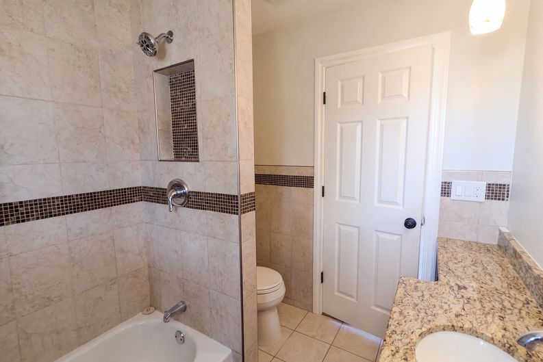 Photo 9 of 21 of 8507 Darlene St, Warren, MI