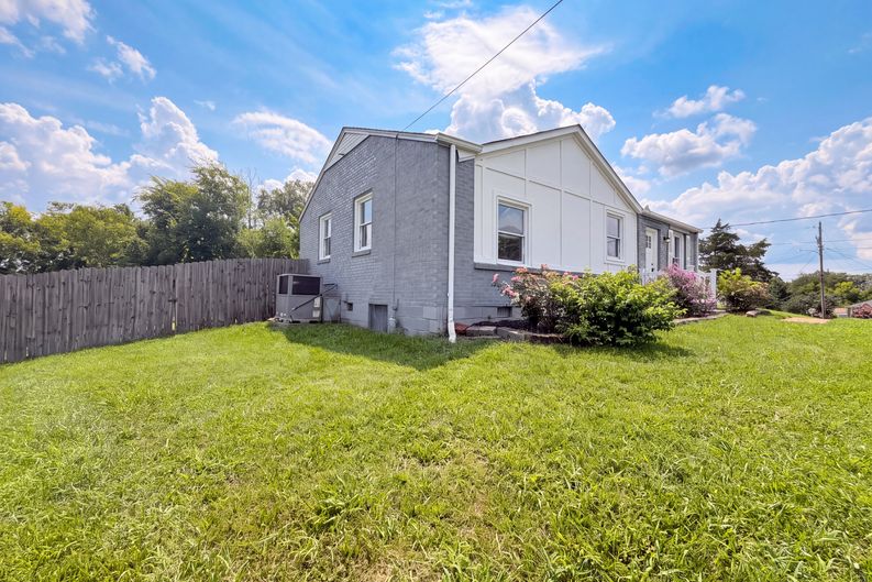 Photo 13 of 16 of 1447 Snell Blvd, Nashville, TN