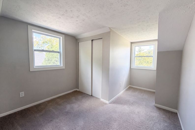 Photo 22 of 38 of 6363 Sandric Ln, Liberty Township, OH