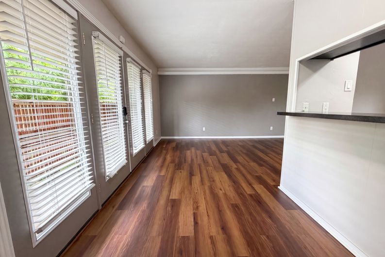 Photo 8 of 17 of 3938 W Alabama St, Houston, TX