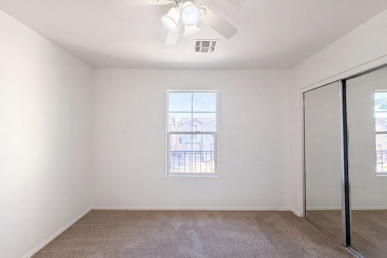 Photo 12 of 50 of 1515 E Bloch Rd, Phoenix, AZ