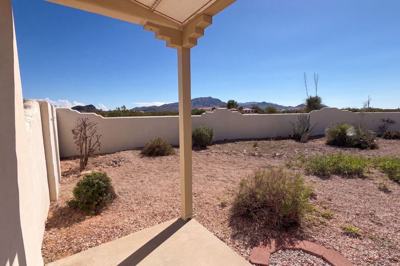 Photo 5 of 66 of 51340 W Iver Rd, Aguila, AZ