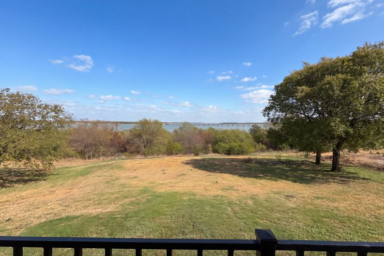 Photo 23 of 25 of 1119 Mallard Pointe Dr, Cedar Hill, TX