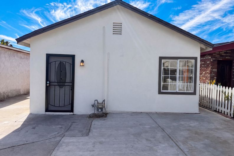 Photo 21 of 27 of 15343 Pimenta Ave, Paramount, CA