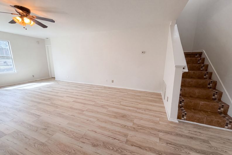 Photo 7 of 22 of 5810 Vasey Blvd, Austin, TX