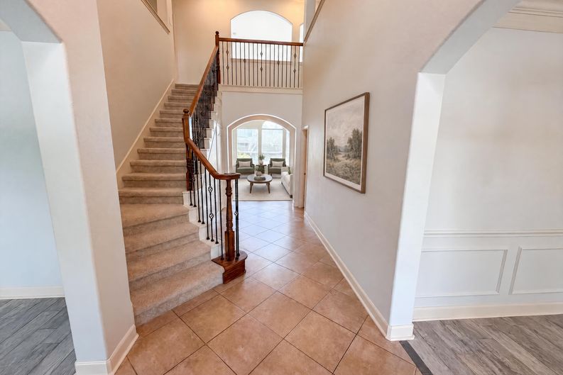 Photo 4 of 36 of 15822 Maple Shores Dr, Houston, TX