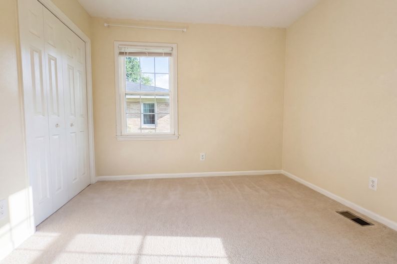 Photo 13 of 22 of 1808 Dailey Ter NW, Huntsville, AL