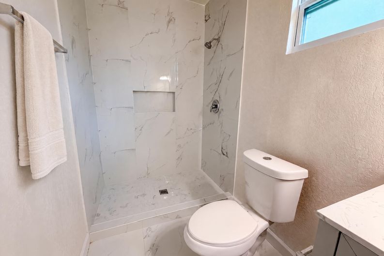 Photo 11 of 17 of 7117 N 50th St, Tampa, FL