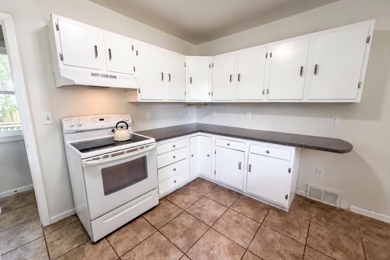Photo 6 of 18 of 6026 Xerxes Ave S, Edina, MN