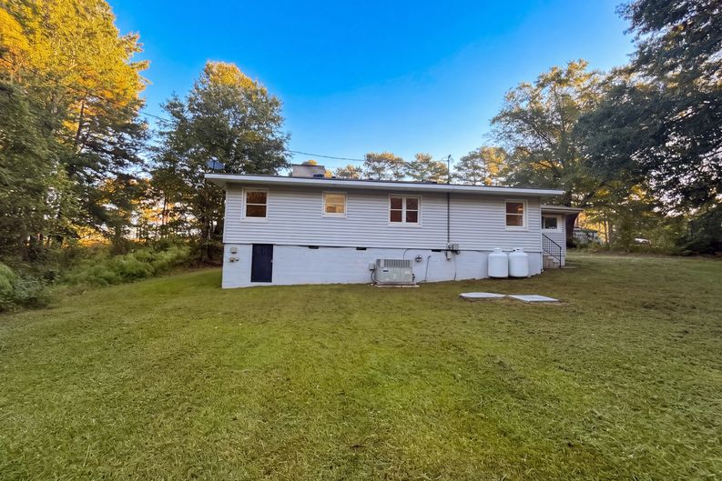 Photo 5 of 26 of 1309 Legend Rd, Raleigh, NC