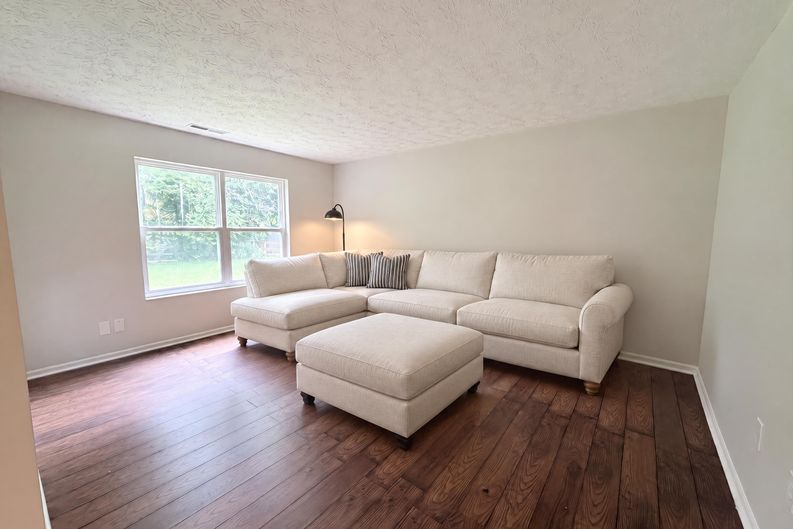 Photo 16 of 25 of 4213 Mallard Dr, Batavia, OH
