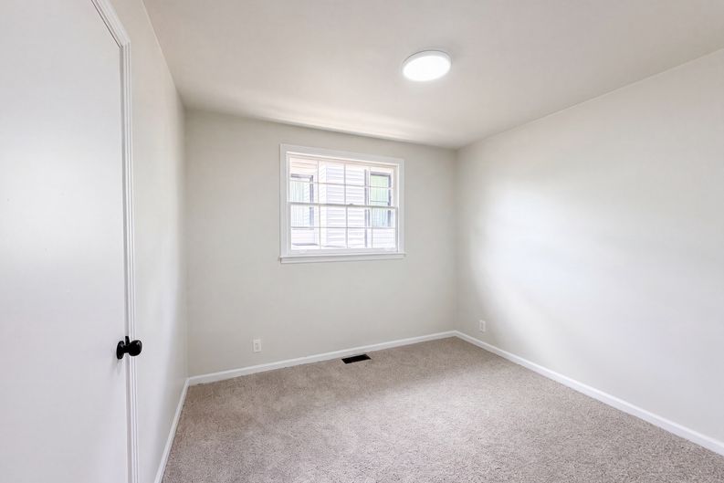 Photo 4 of 16 of 1004 Glenview Dr, Nashville, TN