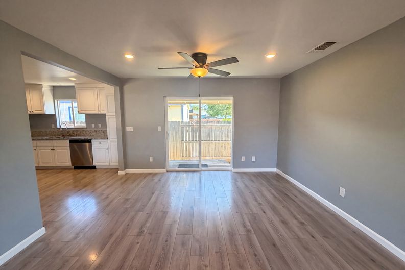 Photo 10 of 24 of 3713 Ripley St, Sacramento, CA