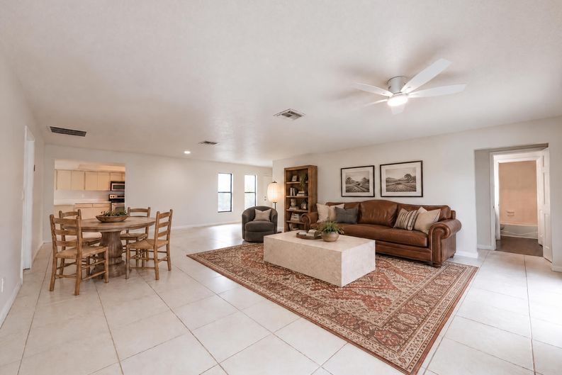 Photo 17 of 21 of 8022 Timber Lake Ln, Sarasota, FL