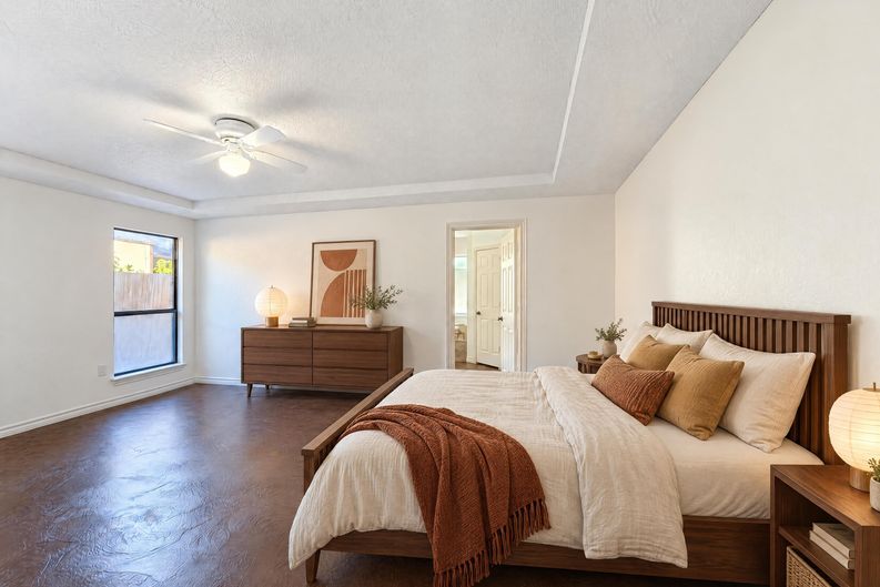 Photo 4 of 17 of 935 Thistle Ridge Ln, Arlington, TX