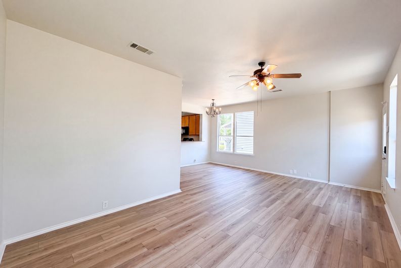 Photo 11 of 26 of 10636 Traymore Dr, Fort Worth, TX
