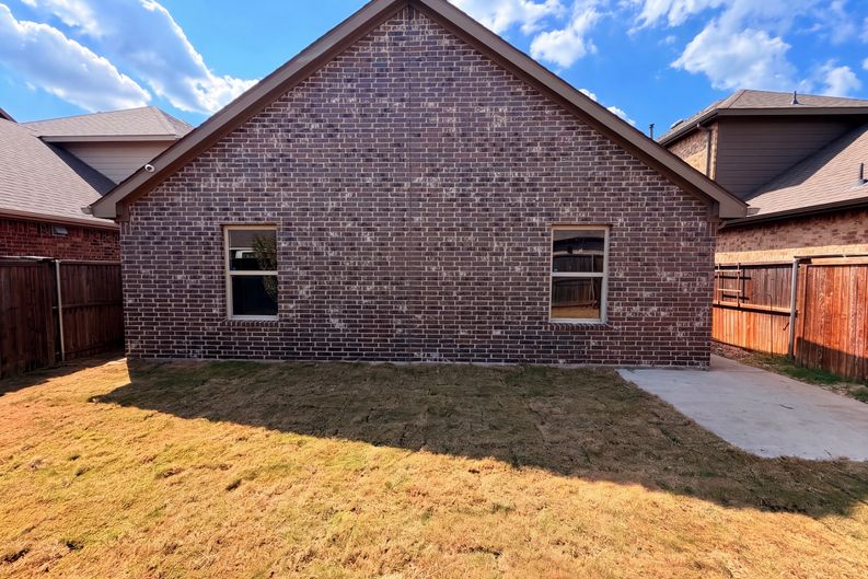 Photo 6 of 16 of 5558 Yarborough Dr, Forney, TX