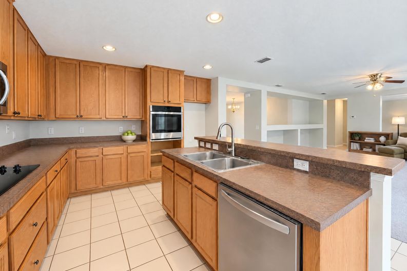 Photo 7 of 26 of 2474 Mallow Oak Ct, Apopka, FL